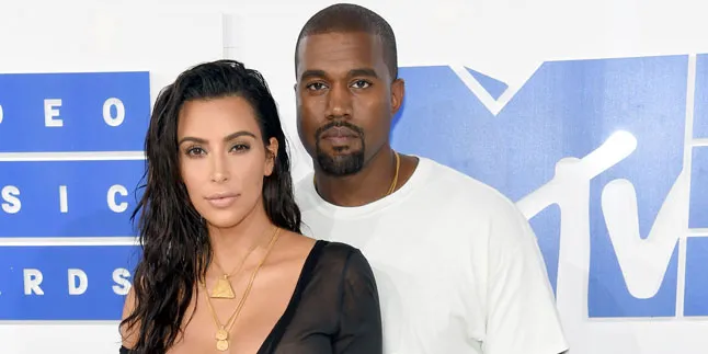 Kanye West & Kim Kardashian Ajak Anak-Anak Ziarah ke Makam Ibunya