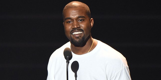 Kanye West Merasa Terberkati Karena 'YE' Menguasai Chart Musik Apple dan Spotify