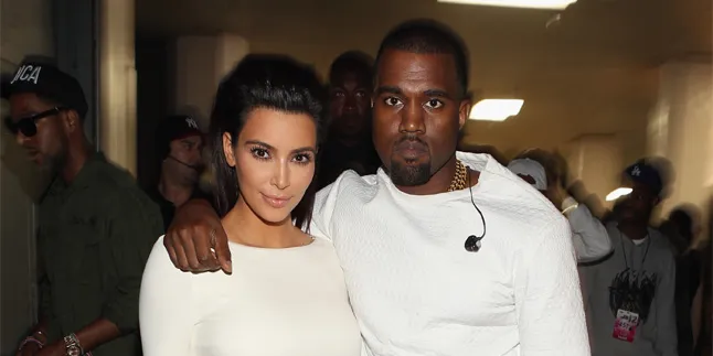 Kanye West Tunjukkan Foto Bayinya di Acara Televisi!