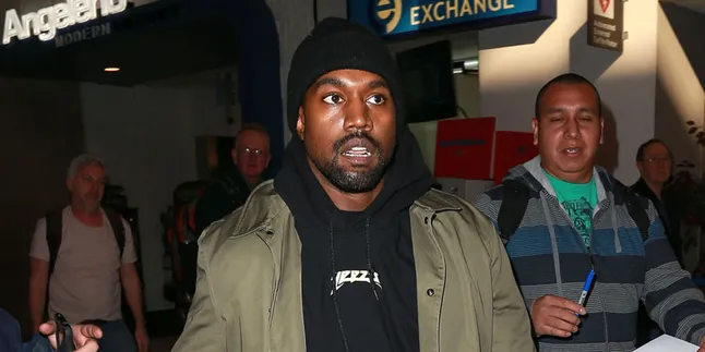 Kapok & Rugi Main CD, Kanye West Beralih ke Dunia Online