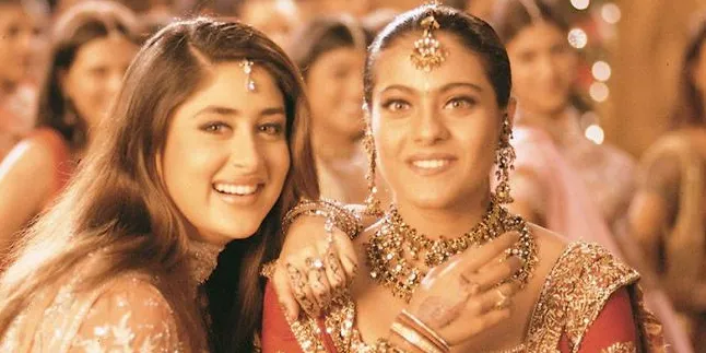 Kareena dan Kajol Pakai Rok Sama Persis, Siapa Lebih Pantas? Kareena dan Kajol Pakai Rok Sama Persis, Siapa Lebih Pantas?