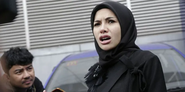 Karena Laporan Sam Aliano, Nikita Mirzani Mengaku Rugi Hampir Rp 5 Miliar