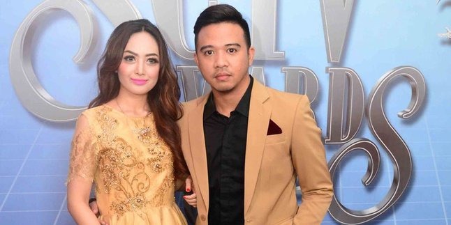 Karya Unik, Istri Roby Geisha Ciptakan Lagu Buat Netizen