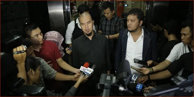 Kasus Ahmad Dhani vs Farhat Abbas Lama Diproses Karena Pilpres Kasus Ahmad Dhani vs Farhat Abbas Lama Diproses Karena Pilpres