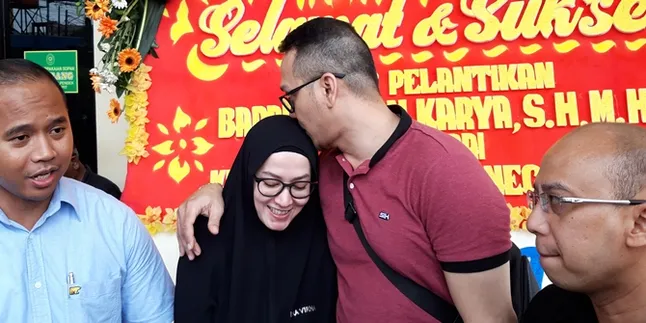 Kasus Dengan Biro Perjalanan Haji Terus Bergulir, Lyra Virna dan Suami Tetap Optimis