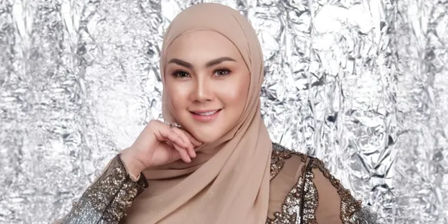 Kasus Positif COVID-19 Meningkat, Ade Fitrie Kirana Sarankan Konsumsi Madu Kasus Positif COVID-19 Meningkat, Ade Fitrie Kirana Sarankan Konsumsi Madu