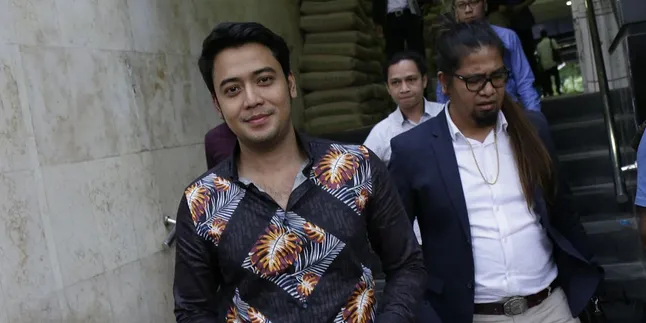 Kata Kriss Hatta Setelah Menjalani Pemeriksaan Terkait Kasus Perzinahan Hilda & Billy Kata Kriss Hatta Setelah Menjalani Pemeriksaan Terkait Kasus Perzinahan Hilda & Billy