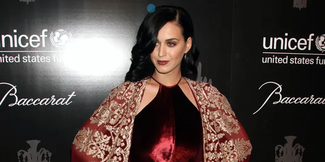 Katy Perry Dikecam Fans The Beatles, Produser: Dia Sangat Grogi!