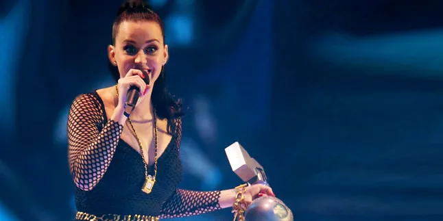 Katy Perry Kaget 'Dark House' Kuasai Billboard