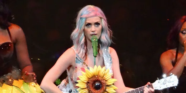 Jurnalis Ini Dilabrak Oleh Katy Perry!