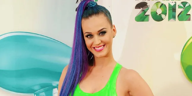 Katy Perry Pamer Gigi Bertabur Berlian di MTV VMA!