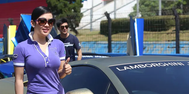 Ke Italia, Syahrini Berubah Profesi Jadi Presenter Sepak Bola?