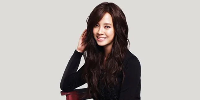 Ke Jakarta, Song Ji Hyo Bagi-bagi Hadiah Untuk Penggemar