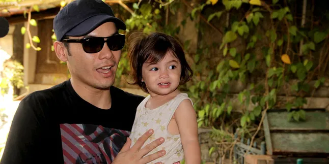 Keadaan Putri Kecil Marshanda di Tengah Kasus Pemasungan Keadaan Putri Kecil Marshanda di Tengah Kasus Pemasungan