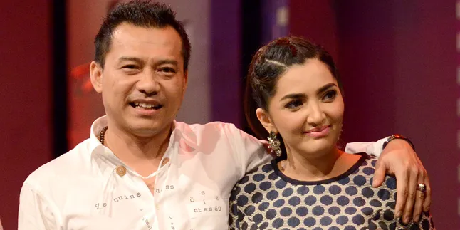 Keakraban Istri dan Mantan Istri Anang Hermansyah