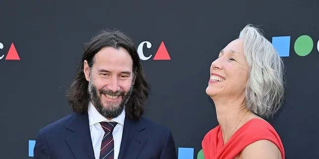 Keanu Reeves Bantah Soal Rumor Diam-Diam Telah Menikah dengan Alexandra Grant karena Postingan Ini