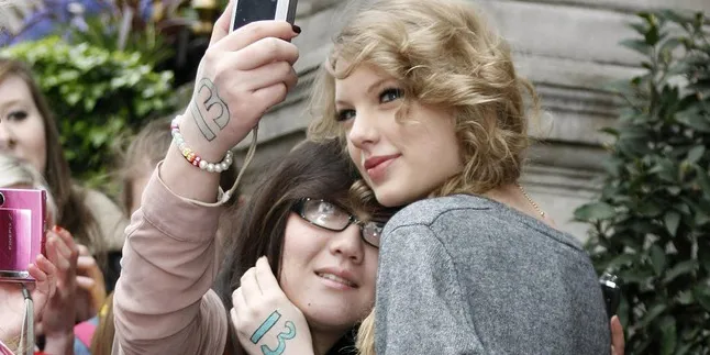 Kebahagiaan Siswa SD Bertemu Taylor Swift