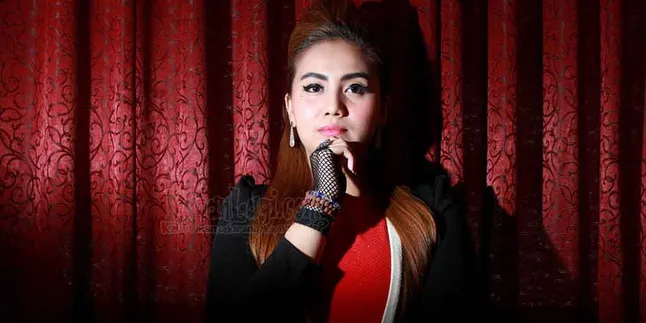 Kebanjiran Pasien, Mama Ella Sempat Jatuh Sakit Kebanjiran Pasien, Mama Ella Sempat Jatuh Sakit