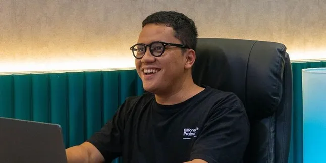 Kebebasan Finansial Jadi Impian Millenials, Youtuber Arief Muhammad Ungkap Kemudahan Investasi Emas