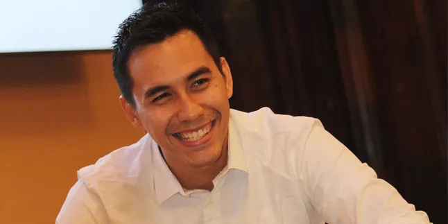 Kecapekan, Dua Anak Darius Sinathrya Drop