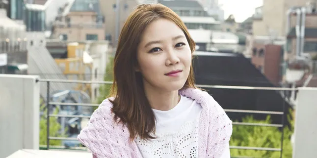 Kecelakaan, Mobil Aktris Gong Hyo Jin Ditabrak 2 Truk!