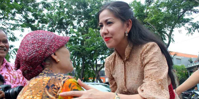 Kedatangan Venna Melinda dan Inggrid Kansil Hibur Korban Banjir