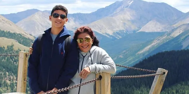 Kedekatan Susi Pudjiastuti dengan Anaknya yang Ganteng dan Baru Berulang Tahun