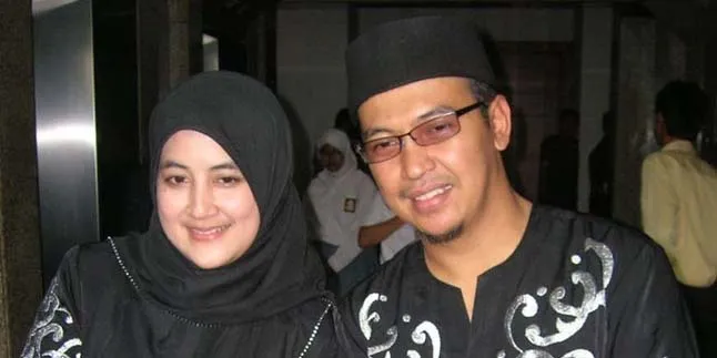 Kediaman Pipik Dian Irawati Selalu Adakan Pengajian 2 Minggu Sekali Kediaman Pipik Dian Irawati Selalu Adakan Pengajian 2 Minggu Sekali