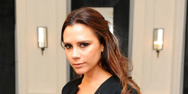 Kehabisan Celana, Victoria Beckham Pinjam Milik Suami?