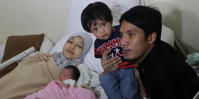 Kehadiran Anak Kedua, Kado Terindah Bagi Desta dan Natasha Rizki