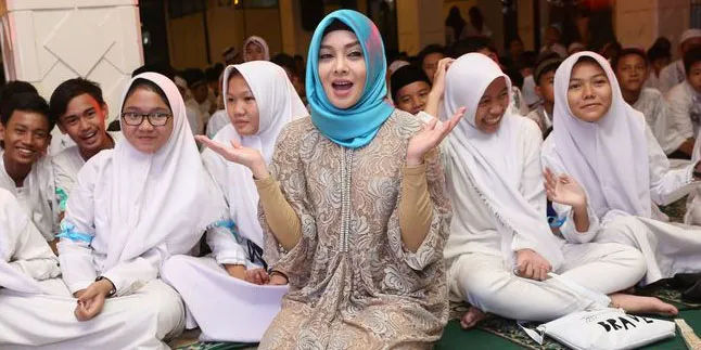 Kehilangan Sang Mama, Terry Putri Akui Menutup Diri Sampai... Kehilangan Sang Mama, Terry Putri Akui Menutup Diri Sampai...
