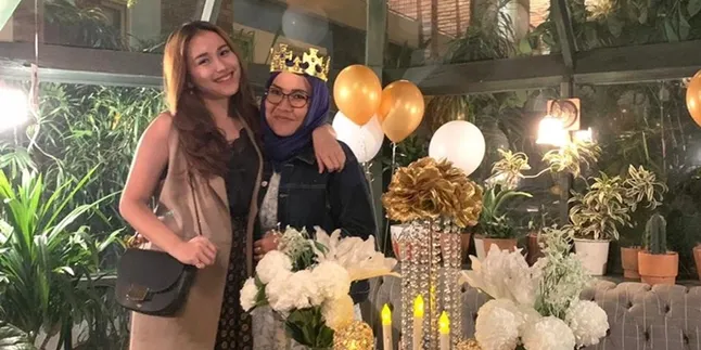 Keinginan Ibu Ayu Ting Ting di Ulang Tahun ke-47: Anaknya Menikah