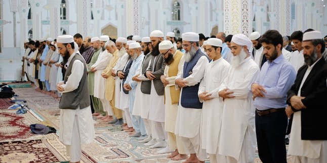 Keistimewaan Tarawih Malam Ke-16 Ramadhan, Dijauhkan dari Api Neraka dan Diampuninya Dosa Keistimewaan Tarawih Malam Ke-16 Ramadhan, Dijauhkan dari Api Neraka dan Diampuninya Dosa