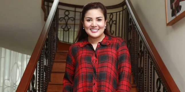 Kejar Berat Badan Ideal Usai Hamil, Nindy Zumba Tiap Hari Kejar Berat Badan Ideal Usai Hamil, Nindy Zumba Tiap Hari