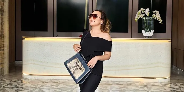 Kejar-Kejaran Salmafina Soal Pindah Keyakinan yang Tak Kunjung Usai