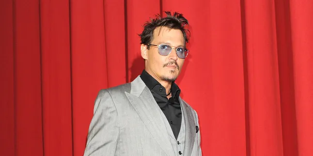 Kekasih Johnny Depp Hamil Anak Pertama?