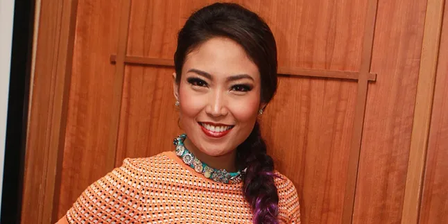Kelahiran Anaknya Disiarkan Live, Ayu Dewi Bangga Kelahiran Anaknya Disiarkan Live, Ayu Dewi Bangga