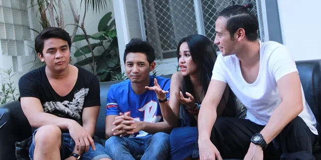 Kelelahan & Sempat Pingsan, Chand Kelvin Dirawat di Rumah Sakit Kelelahan & Sempat Pingsan, Chand Kelvin Dirawat di Rumah Sakit