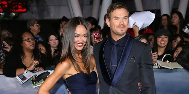 Kellan Lutz Dan Sharni Vinson Balikan?