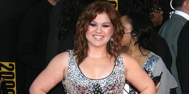 Kelly Clarkson Dukung Hisap 'Lintingan' Daripada Miras Kelly Clarkson Dukung Hisap 'Lintingan' Daripada Miras