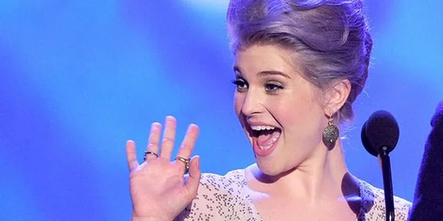 Kelly Ousbourne: Seorang Fans Kirimi Aku Gigi