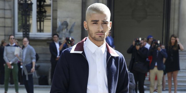 Keluar Dari One Direction, Zayn Malik Tetap di Label Simon Cowell