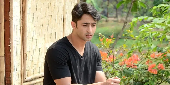 Keluarga Foto Bareng di Mall, Shaheer Sheikh Malah Absen