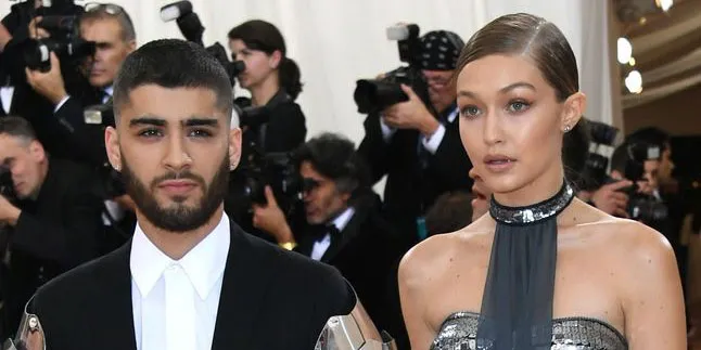 Keluarga Gigi Hadid Tak Restui Hubungannya Dengan Zayn Malik? Keluarga Gigi Hadid Tak Restui Hubungannya Dengan Zayn Malik?