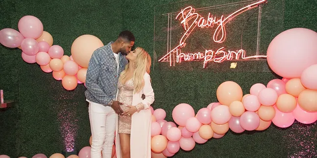 Keluarga Kardashian Akhirnya Buka Suara Tentang Kelahiran Anak Khloe Kardashian