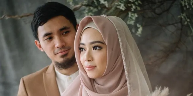 Keluarga Lindswell Tak Hadir di Pernikahan, Begini Penjelasan Adik Achmad Hulaefi