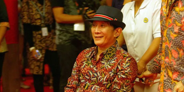 Keluarga Tak Tahu Penyebab Robby Tumewu Kembali Stroke