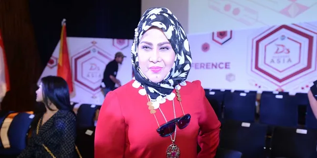 Keluarga Ungkap Alasan Elvy Sukaesih Tak Muncul Setelah Dawiya Tertangkap Keluarga Ungkap Alasan Elvy Sukaesih Tak Muncul Setelah Dawiya Tertangkap