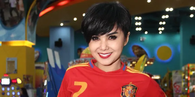 Kelud Erupsi, Yuni Shara Pulang Kampung Bawa Bantuan