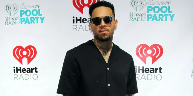 Kembali Buat Masalah, Chris Brown Pukul Mata Kanan Seorang Wanita Kembali Buat Masalah, Chris Brown Pukul Mata Kanan Seorang Wanita
